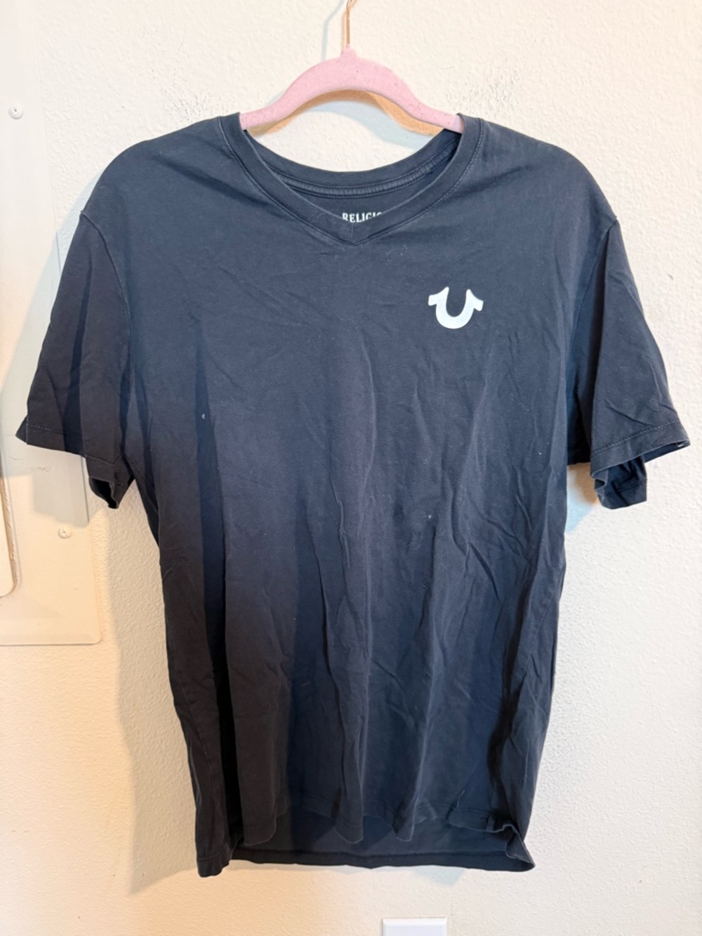 True Religion Black V Neck T Shirt Men’s Medium Logo Tee Casual